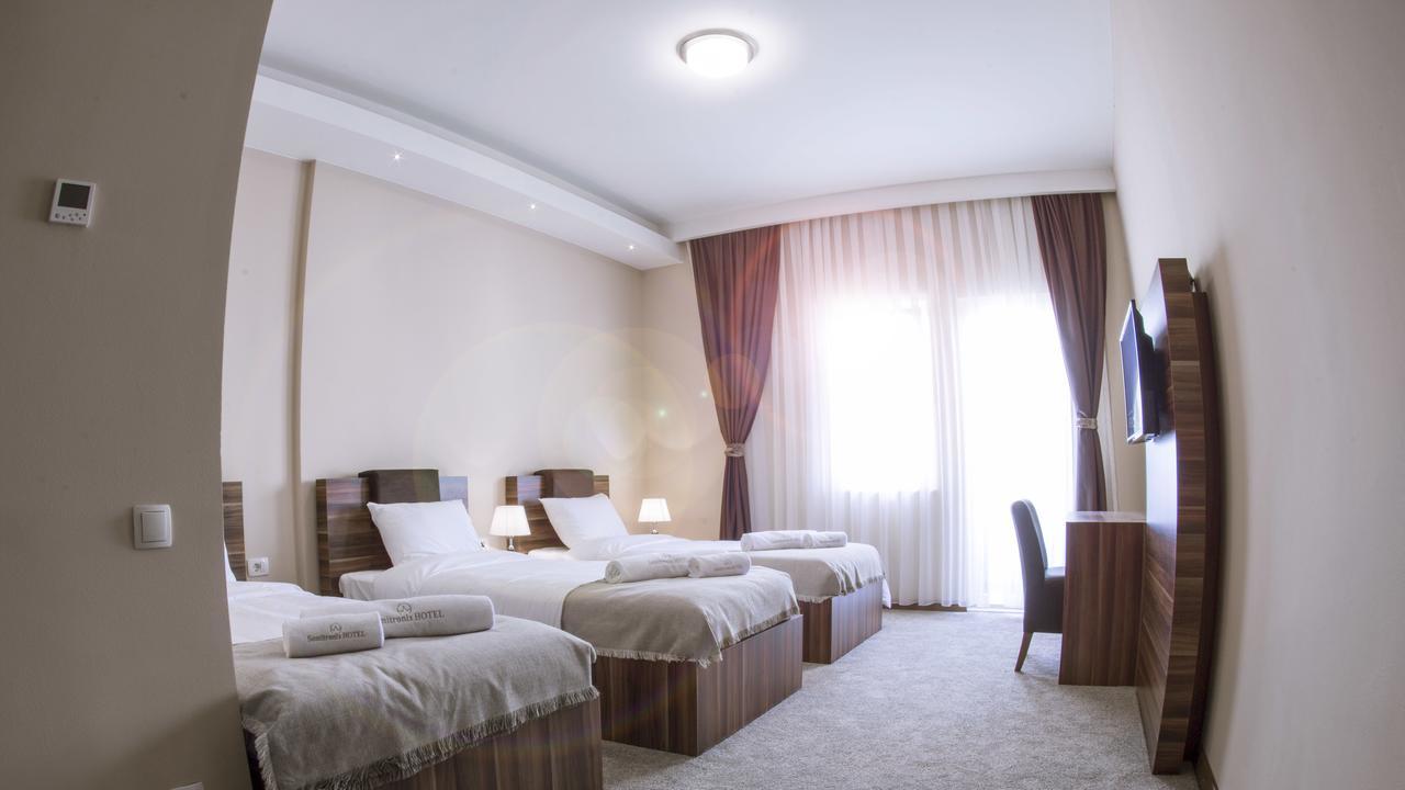 Semitronix Hotel Prishtina Pristina Exterior foto